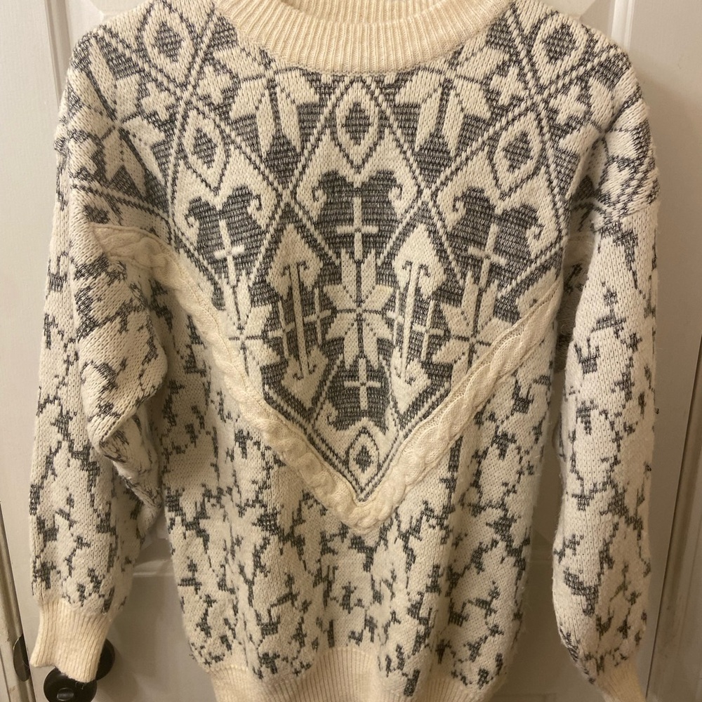 Vintage Fast Turn Cozy Cream and Gray Patterned Sweater size L/XL